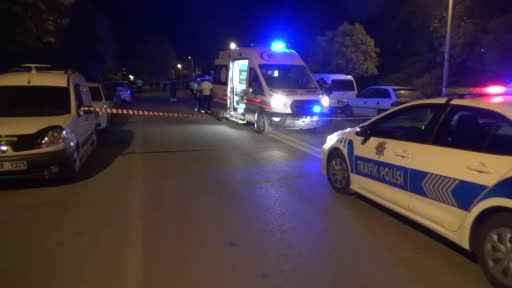 Denizli'de lüks otomobilin çarptığı 2 genç öldü