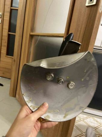 Düdüklü tencere bomba gibi patladı: 2 yaralı Düdüklü tencere bomba gibi patladı: 2 yaralı