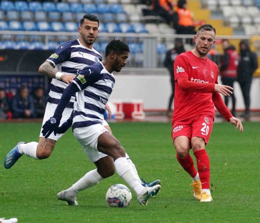 Kasımpaşa ve Ümraniyespor puanları paylaştı