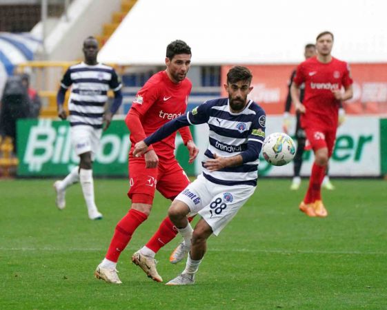 Kasımpaşa ve Ümraniyespor puanları paylaştı