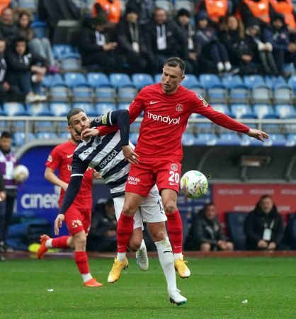 Kasımpaşa ve Ümraniyespor puanları paylaştı