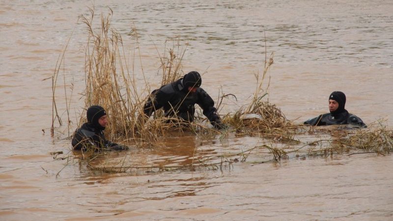 Kardeşini kurtarmak isterken akıntıya kapılan kızı arama çalışmaları sürüyor