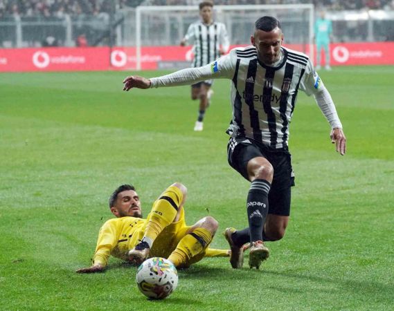 Beşiktaş galibiyet serisini üç golle üçe çıkardı Beşiktaş galibiyet serisini üç golle üçe çıkardı