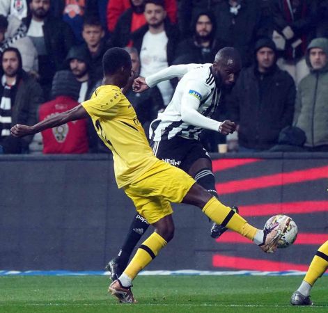 Beşiktaş galibiyet serisini üç golle üçe çıkardı Beşiktaş galibiyet serisini üç golle üçe çıkardı