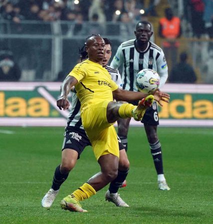 Beşiktaş galibiyet serisini üç golle üçe çıkardı Beşiktaş galibiyet serisini üç golle üçe çıkardı