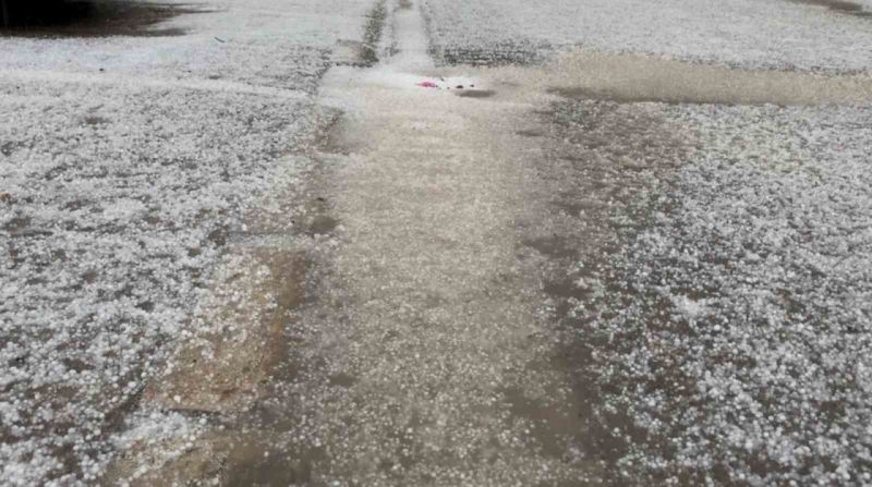 Aksaray’da 1.5 saat dolu yağdı Aksaray’da 1.5 saat dolu yağdı