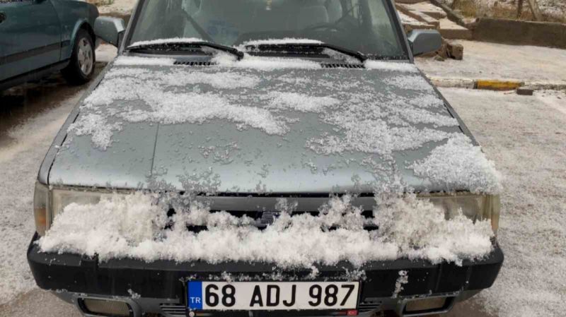 Aksaray’da 1.5 saat dolu yağdı Aksaray’da 1.5 saat dolu yağdı