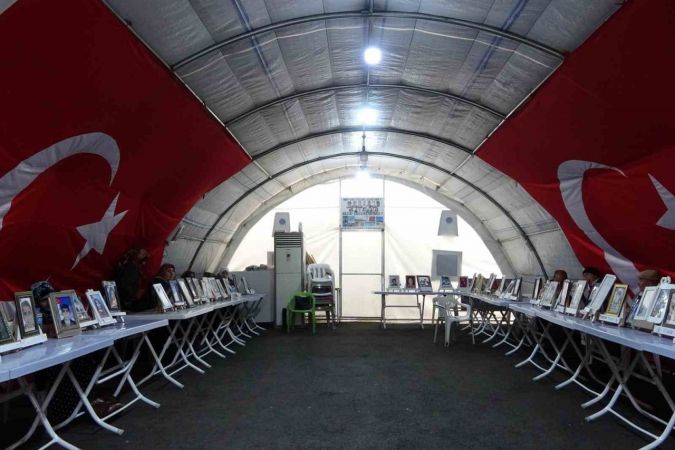 Evlat nöbetindeki anneden oğluna çağrı 