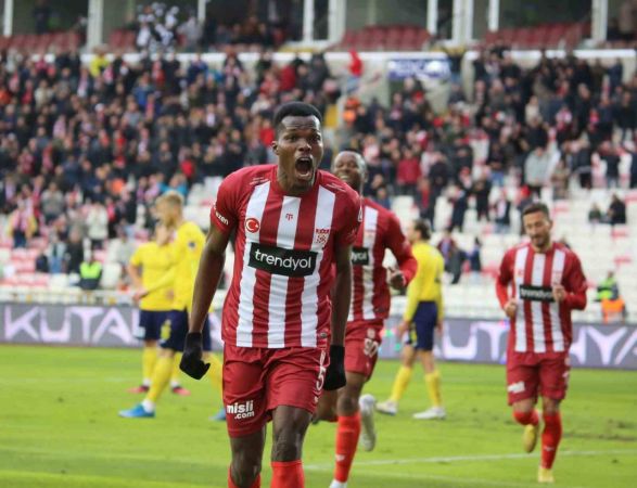 Sivasspor yedinci galibiyetini aldı