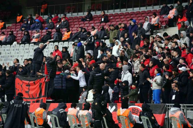 Fatih Karagümrük ile Medipol Başakşehir puanları paylaştı