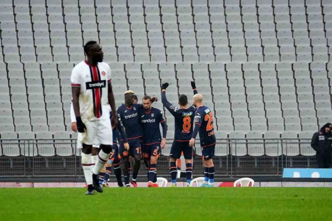 Fatih Karagümrük ile Medipol Başakşehir puanları paylaştı