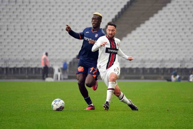 Fatih Karagümrük ile Medipol Başakşehir puanları paylaştı