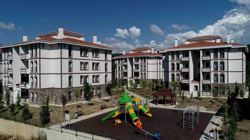 ’İlk İş Yerim’ ve ’İlk Evim Arsa’ için kura çekimi eş zamanlı olarak devam ediyor