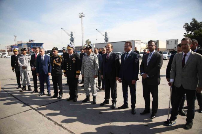 Pakistan’ın ilk yardım gemisi Mersin’e geldi Pakistan’ın ilk yardım gemisi Mersin’e geldi