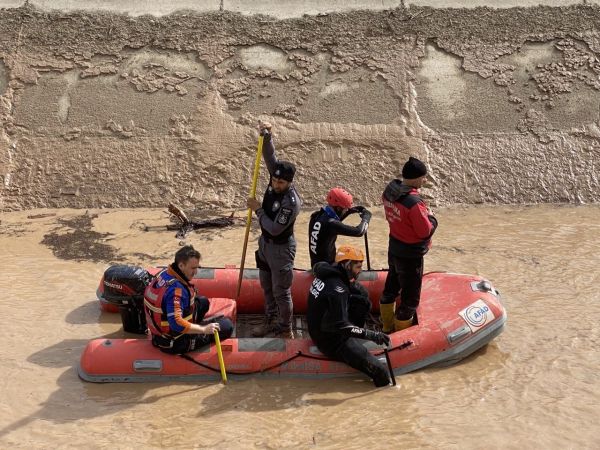 Sel sularına kapılan 1,5 yaşındaki Zeynep Zümra Tekdal'ın cansız bedenine ulaşıldı