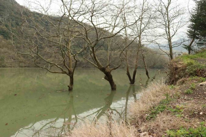 Yuvacık Barajı yüzde 95 doldu, kapaklar açıldı Yuvacık Barajı yüzde 95 doldu, kapaklar açıldı