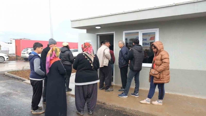 Bakan Kurum: 214 prefabrik evi daha sahiplerine teslim ettik Bakan Kurum: 214 prefabrik evi daha sahiplerine teslim ettik