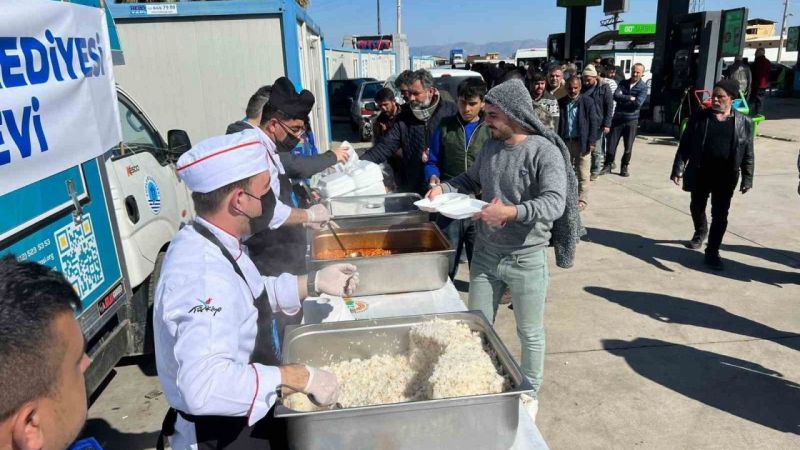 Tuzla Belediyesi Hatay’ın Kırıkhan ilçesinde iftar sofrası kuruyor Tuzla Belediyesi Hatay’ın Kırıkhan ilçesinde iftar sofrası kuruyor