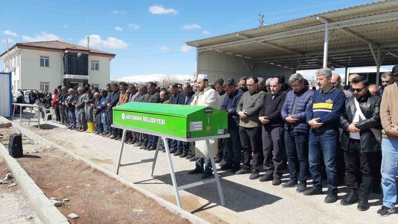 Selde hayatını kaybeden minik Zeynep Zümra annesinin yanına defnedildi