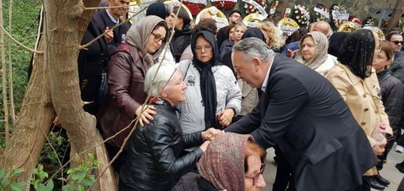 Ünlü restorancı kaza kurbanı: Çarptığı cam kapı sonu oldu