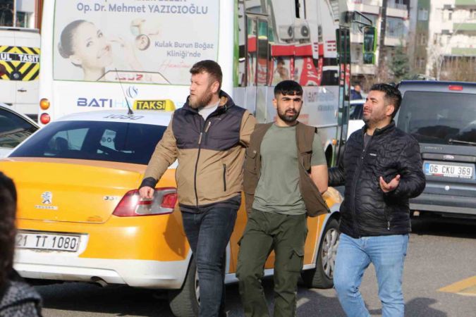 Diyarbakır’da polise taş attığı tespit edilen 200’e yakın kişi gözaltına alındı