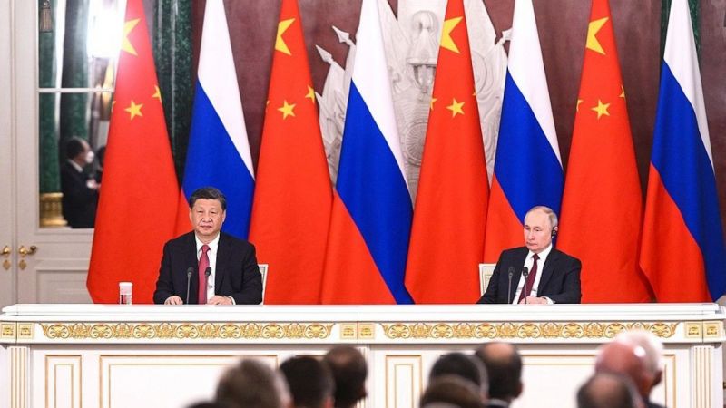 Putin: Kolektif Batı nükleer bileşenli silahlar kullanmaya başladığında karşılık vereceğiz