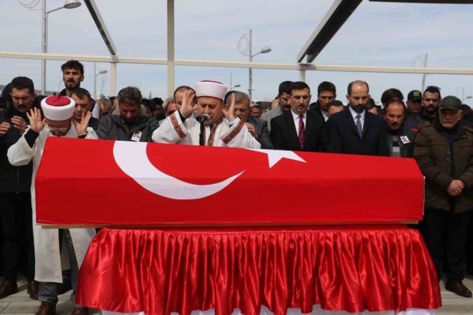 Kalp krizinden hayatını kaybeden Servet Yalçındağ son yolculuğuna uğurlandı