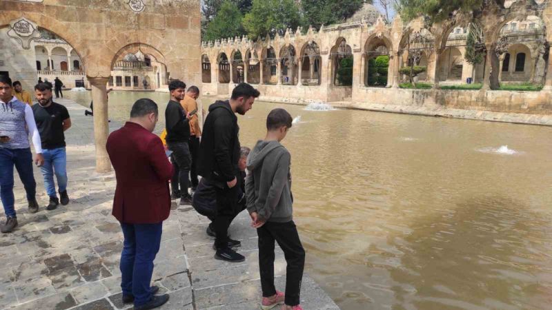 Balıklıgöl’ün suyu berraklaşıyor Balıklıgöl’ün suyu berraklaşıyor