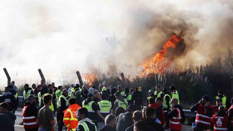 Fransa’da protestocular polisle çatıştı: 58 gözaltı Fransa’da protestocular polisle çatıştı: 58 gözaltı