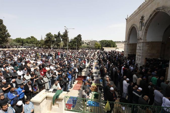 Mescid-i Aksa’da 100 bin kişi cuma namazı kıldı Mescid-i Aksa’da 100 bin kişi cuma namazı kıldı