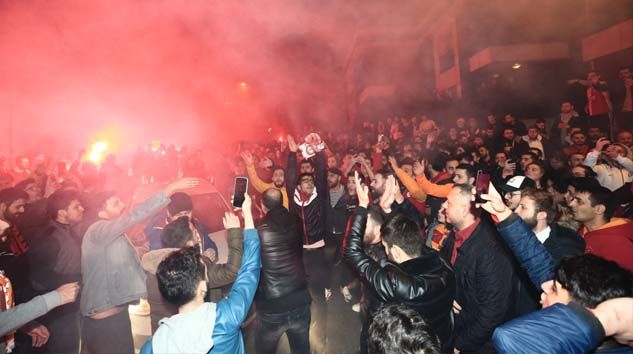 Galatasaray’a Florya’da coşkulu karşılama