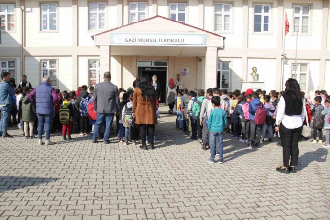 Hatay’ın 7 ilçesinde okul zili çaldı
