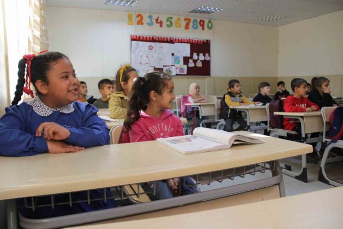 Hatay’ın 7 ilçesinde okul zili çaldı