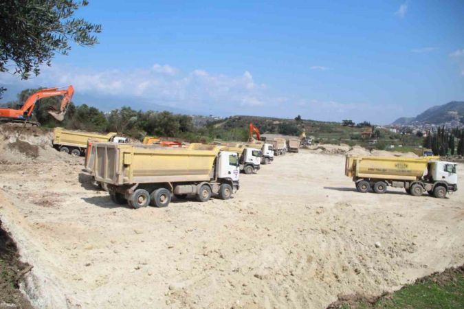 Hatay’da Defne Devlet Hastanesi’nin inşa çalışmaları gece gündüz devam ediyor Hatay’da Defne Devlet Hastanesi’nin inşa çalışmaları gece gündüz devam ediyor