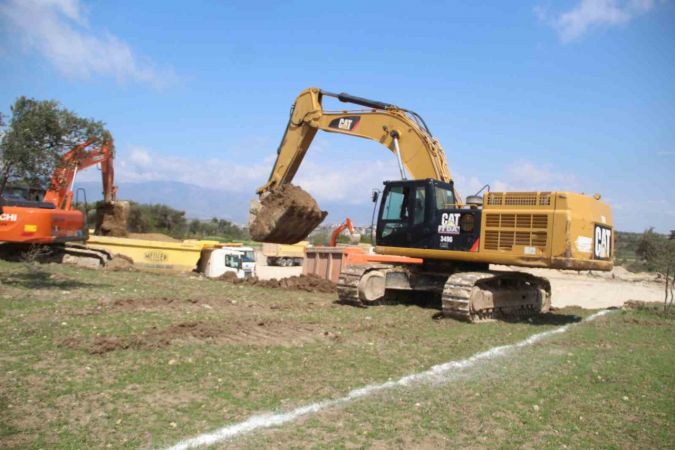Hatay’da Defne Devlet Hastanesi’nin inşa çalışmaları gece gündüz devam ediyor Hatay’da Defne Devlet Hastanesi’nin inşa çalışmaları gece gündüz devam ediyor