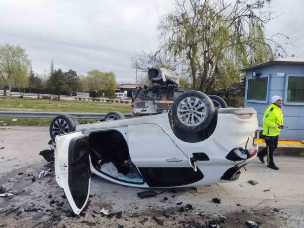 Aracıyla polis noktasına dalarak takla attı: 5’i polis 6 yaralı