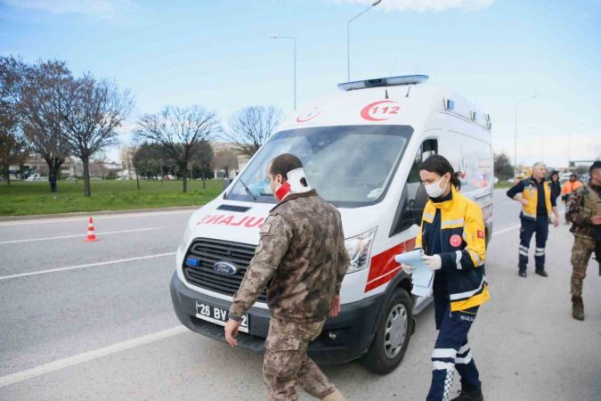 Aracıyla polis noktasına dalarak takla attı: 5’i polis 6 yaralı