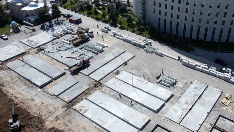 Bakan Kurum: Esnafımız için geçici iş yerleri hazırlıyoruz