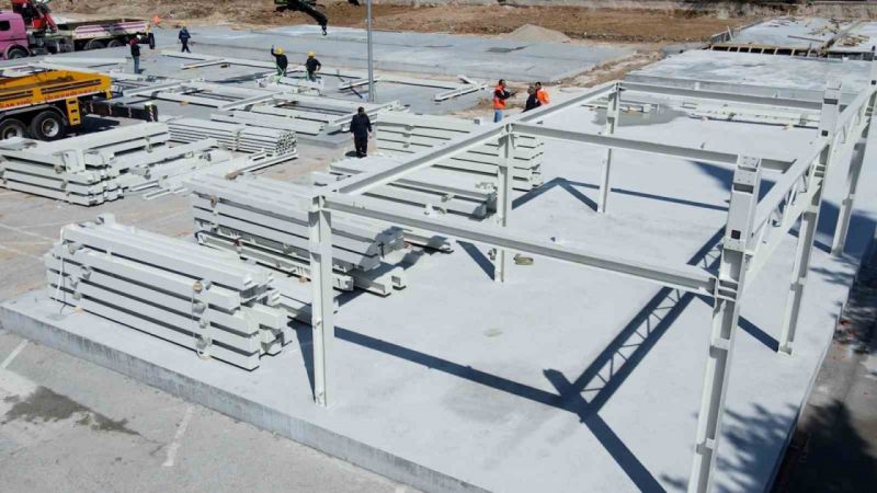 Bakan Kurum: Esnafımız için geçici iş yerleri hazırlıyoruz