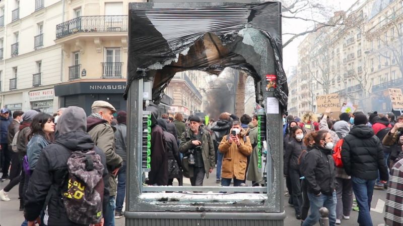 Fransa’da emeklilik reformuna karşı protestolar sürüyor: 27 gözaltı