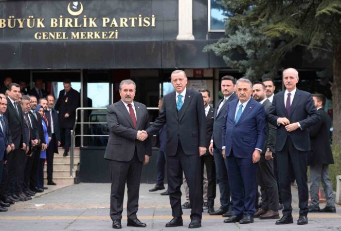 Cumhurbaşkanı Erdoğan, BBP Genel Başkanı Destici’yi ziyaret etti