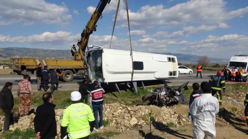 Denizli'deki kazada Zümrüt Gül Özdemir hayatını kaybetti Denizli'deki kazada Zümrüt Gül Özdemir hayatını kaybetti