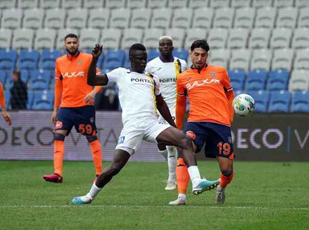 Medipol Başakşehir beş maç sonra kazandı Medipol Başakşehir beş maç sonra kazandı