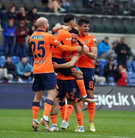 Medipol Başakşehir beş maç sonra kazandı Medipol Başakşehir beş maç sonra kazandı