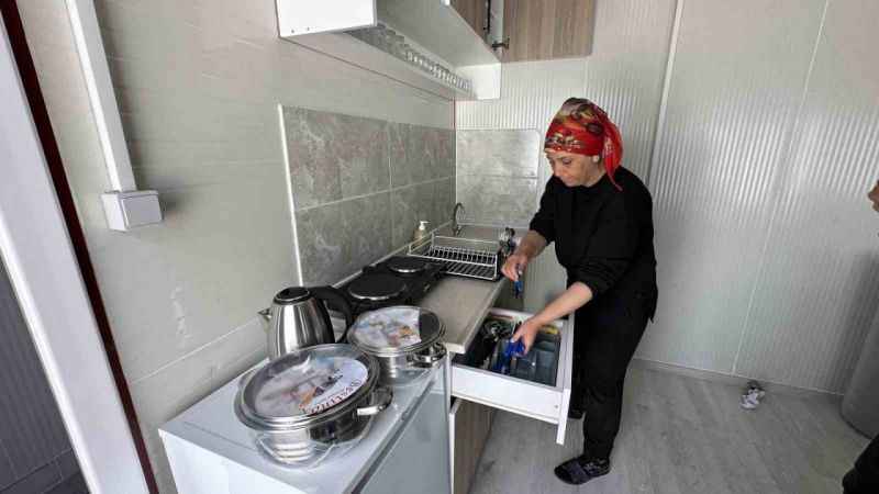 Hatay’daki Konya Konteyner Kent’in ilk etabına depremzedeler yerleşmeye başladı Hatay’daki Konya Konteyner Kent’in ilk etabına depremzedeler yerleşmeye başladı