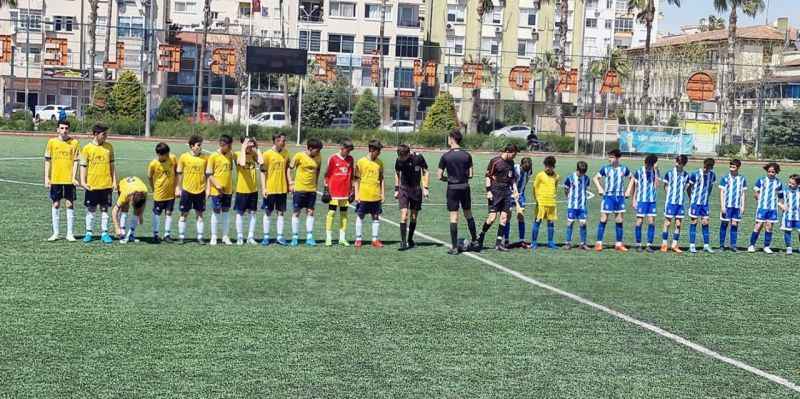 Mersin'de yönetici hakeme kafa attı, maç tatil edildi