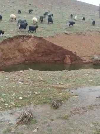 Nurhak’ta deprem sonrası obruklar oluşmaya başladı Nurhak’ta deprem sonrası obruklar oluşmaya başladı