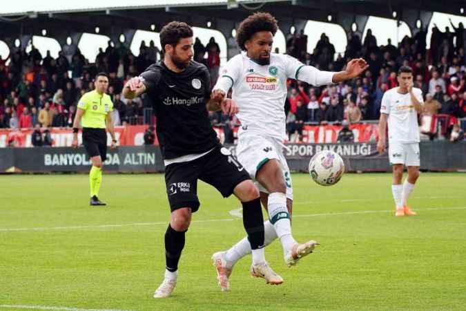 Ümraniyespor ve Konyaspor puanları paylaştı Ümraniyespor ve Konyaspor puanları paylaştı