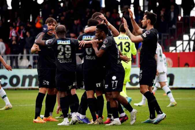 Ümraniyespor ve Konyaspor puanları paylaştı Ümraniyespor ve Konyaspor puanları paylaştı