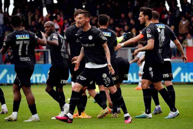 Ümraniyespor ve Konyaspor puanları paylaştı Ümraniyespor ve Konyaspor puanları paylaştı